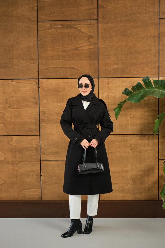 Düğme Detay Bel Bağlamalı Kaban Siyah