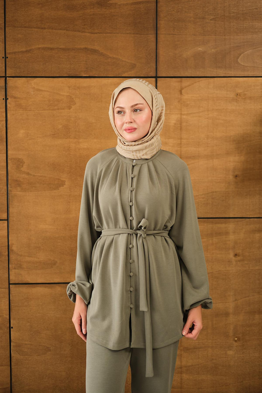 Düğme detaylı Bel Bağlamalı Takım Yeşil