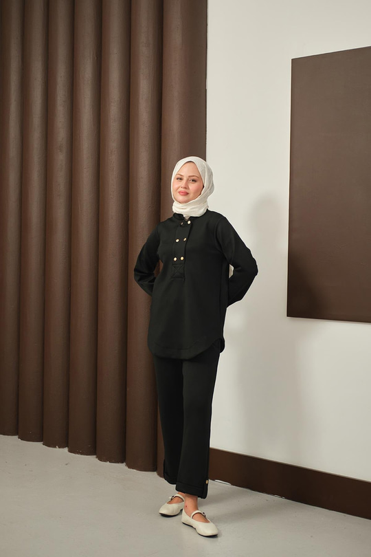 Düğme Detaylı Oval Kesim İkili Takım Siyah