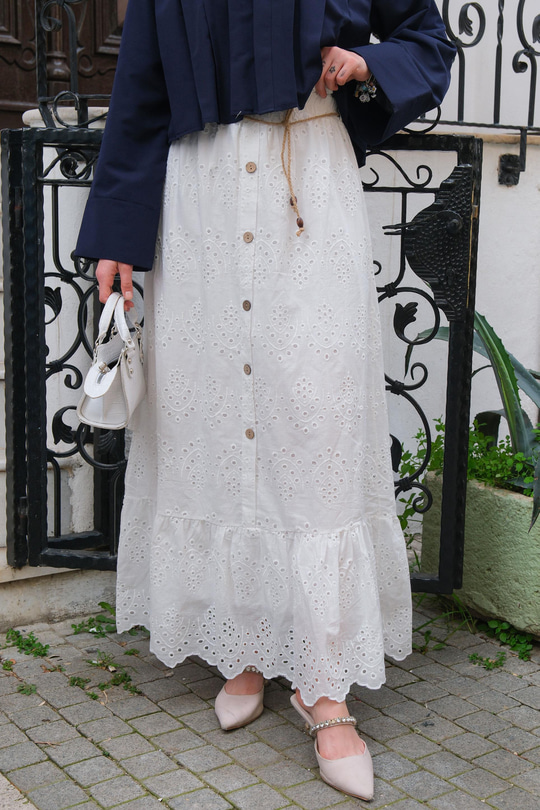 Düğme Ve Dantel Detay Etek Beyaz