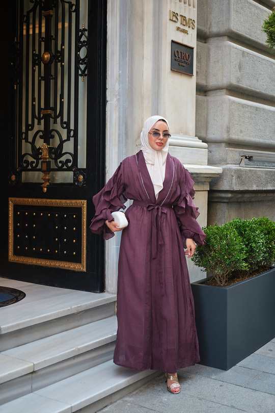 Şerit Taş Detay Bel Bağlamalı Kolları Fırfırlı Tül Uzun Kimono Mürdüm