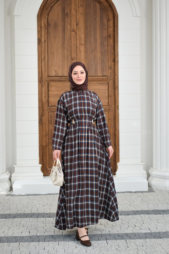 Ekose Desen Bronş Detay Arkadan Bağlamalı Elbise Kahverengi