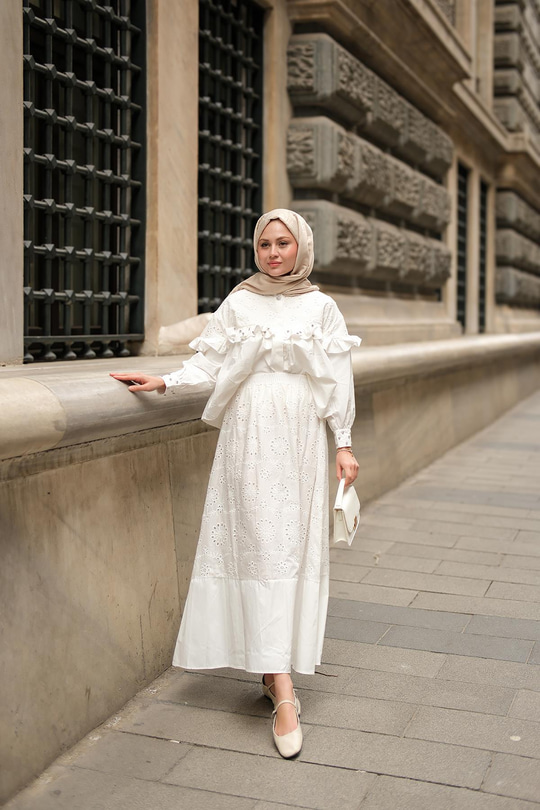 Fırfırı Taş İşlemeli Takım Beyaz