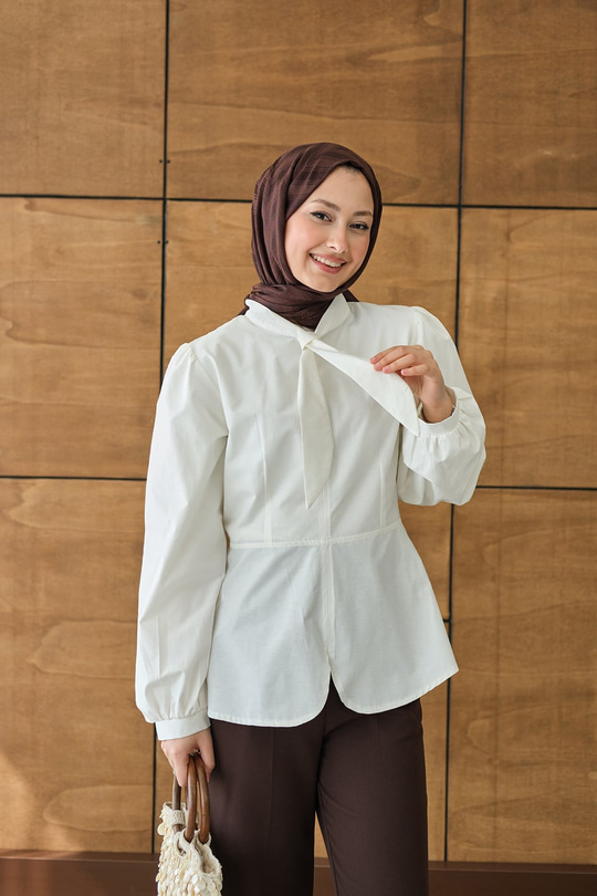 Fular Yaka Detaylı Kısa Gömlek Beyaz