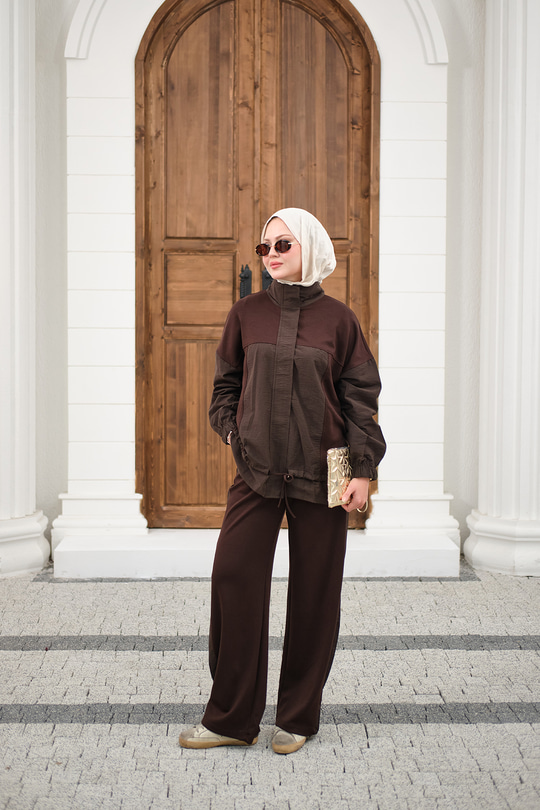 Garni Detaylı Bağcıklı Takım Kahverengi