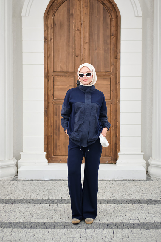 Garni Detaylı Bağcıklı Takım Lacivert