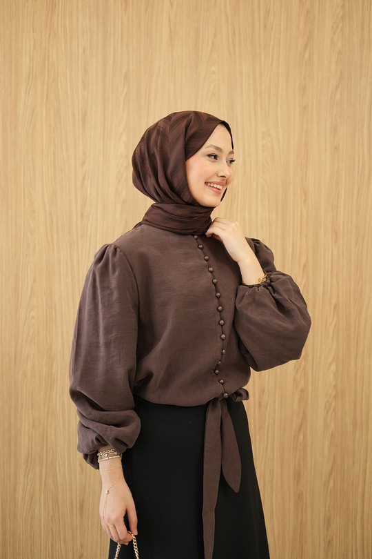 Geçirme Düğme Detay Bel Bağlamalı Gömlek Kahverengi