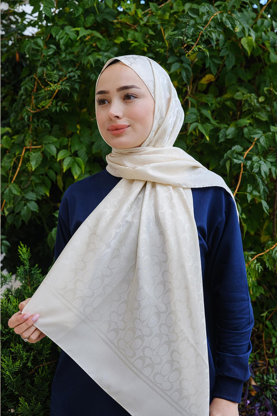 Geometrik Desen Jakar Şal Krem