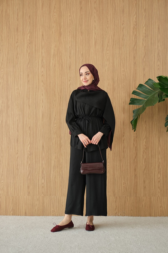 Gizli Düğme Detay Bel Bağlamalı Takım Siyah