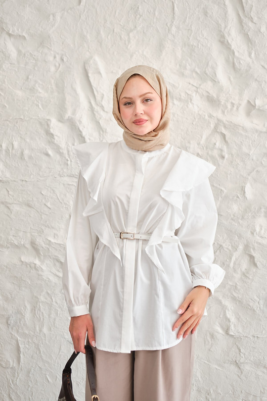 Gizli Düğme Detay Omuzdan Volanlı Gömlek Beyaz