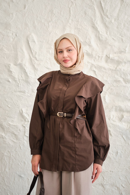 Gizli Düğme Detay Omuzdan Volanlı Gömlek Kahverengi