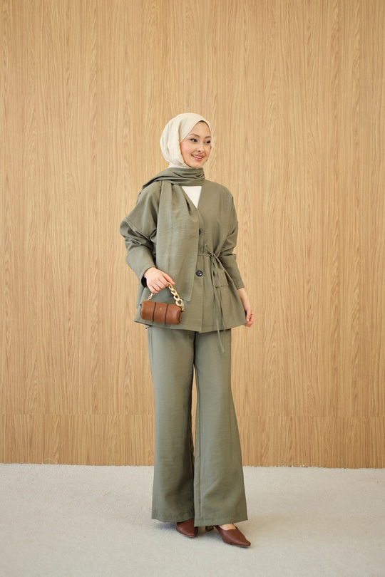 Gizli Düğme Detay V Yaka Takım Yeşil