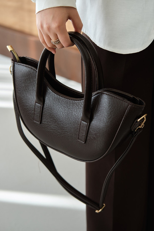 Gold Detay Deri Görünümlü Gondol Çanta Kahverengi