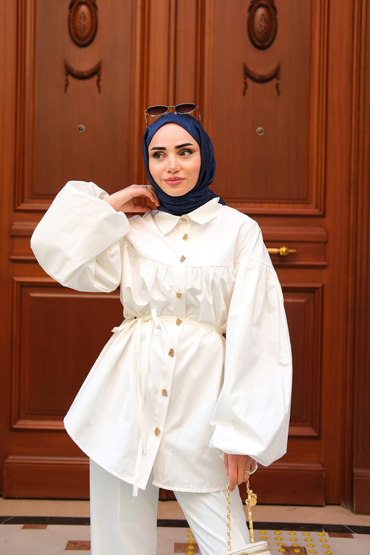 Gold Düğme Detaylı Gömlek Beyaz