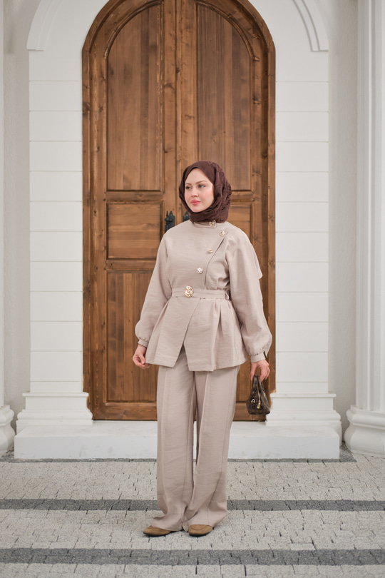 Gold Kemerli Düğme Detay Takım Krem