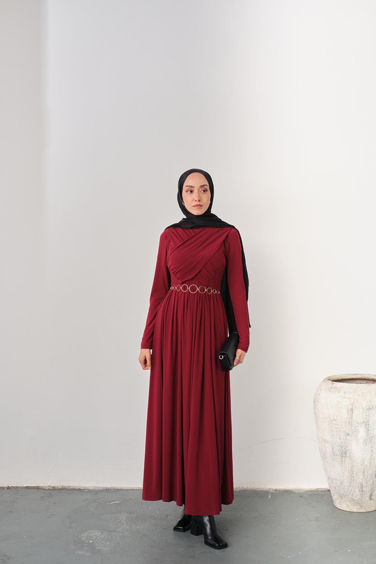 Gold Kemerli Pile Detay Elbise Bordo