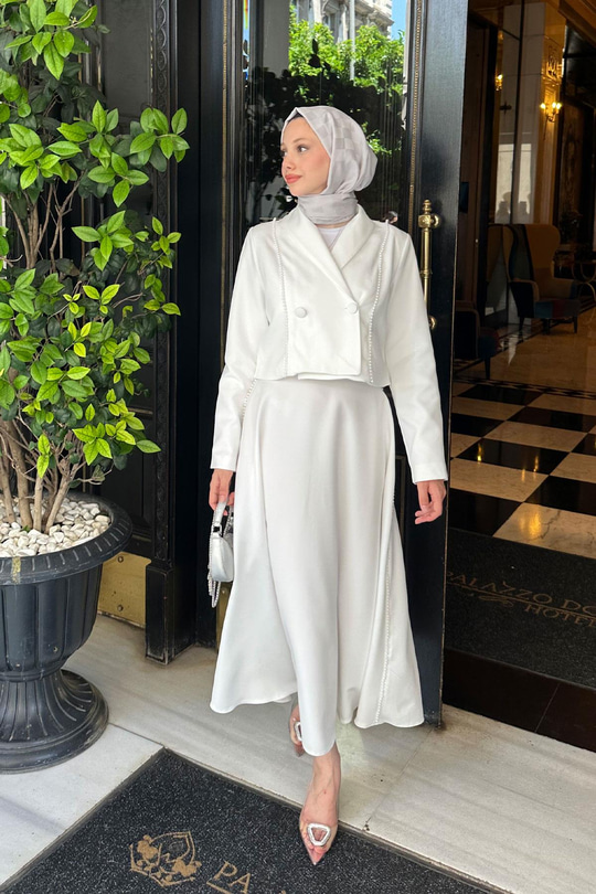 İnci Detaylı Etek Takım Ekru