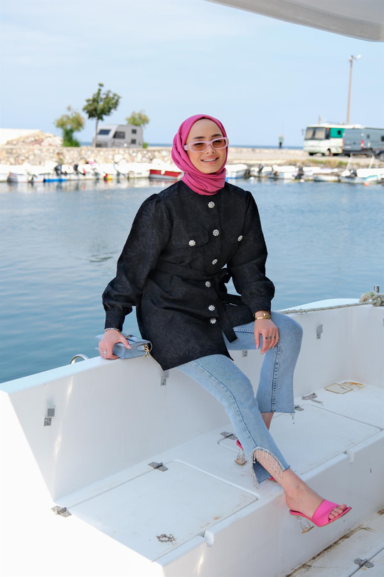 Kabartma Desen Taş Aksesuarlı Gömlek SIYAH