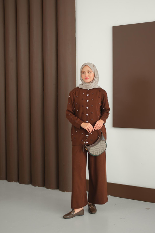 Kalp Düğme Detay Triko Takım Kahverengi