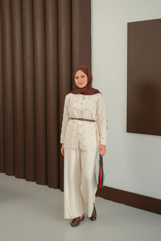 Kalp Düğme Detay Triko Takım Krem