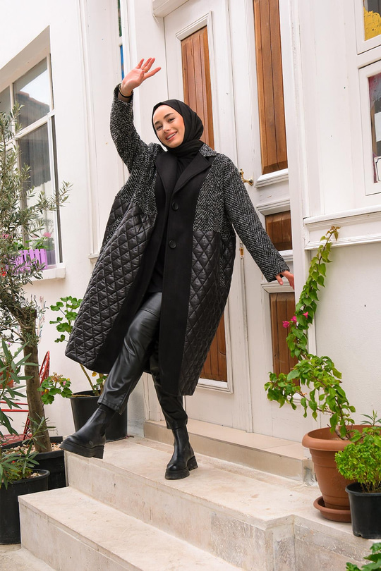 Kapitone Detay Zikzak Desenli Kaban Siyah