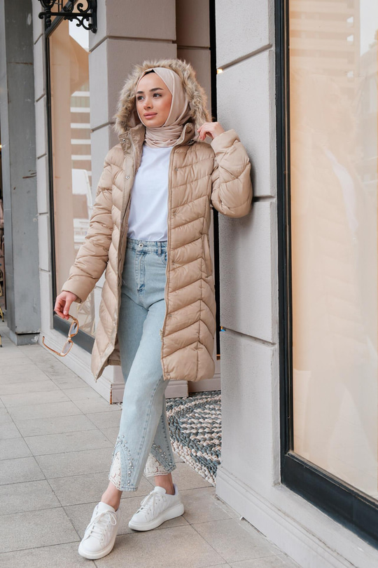 Kapüşonu Kürklü Şişme Mont Krem