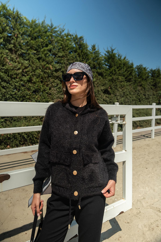 Kaüpşonlu Kısa Triko Ceket Siyah