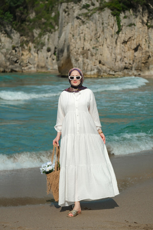 Kendinden Desenli Elbise Beyaz