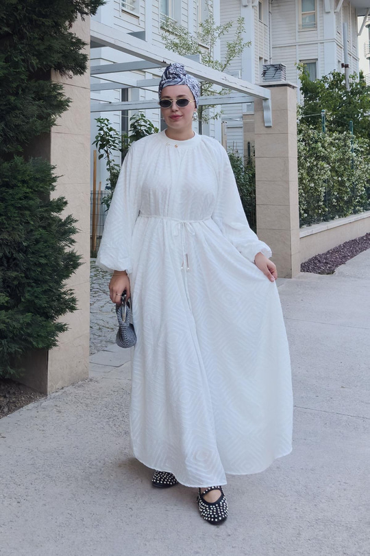 Kendinden Desenli Oversize Elbise Beyaz