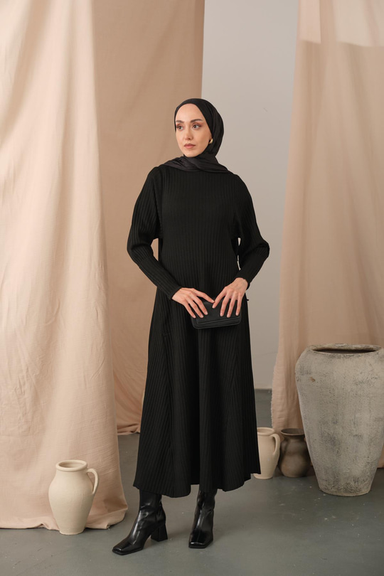 Kendinden Desenli Triko Elbise Siyah