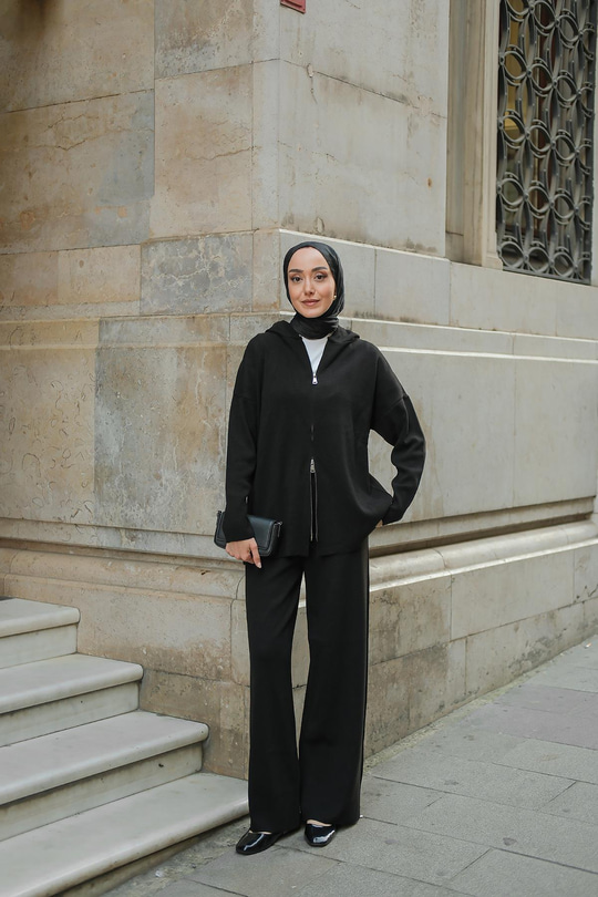 Kendinden Desenli Triko Takım Siyah