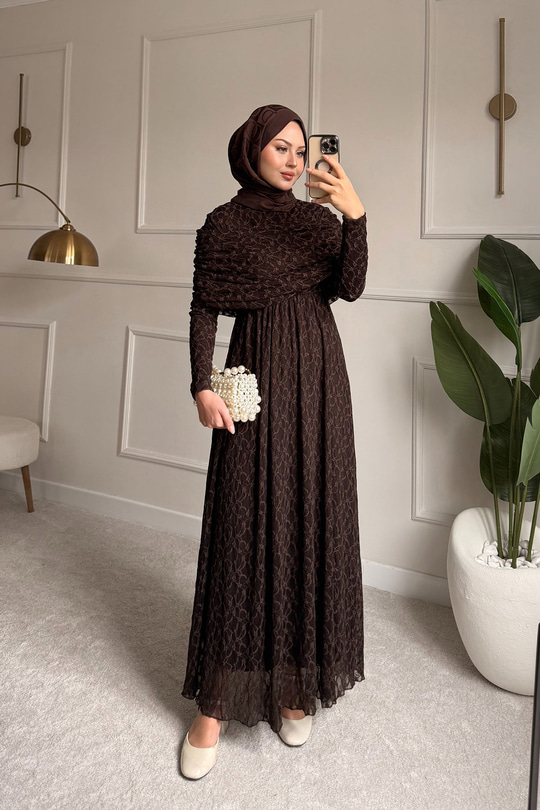 Kendinden Desenli Tül Detay Beli Lastikli Elbise Kahverengi