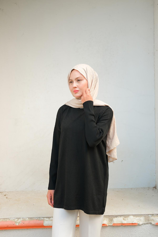 Kendinden Desenli Tunik Siyah