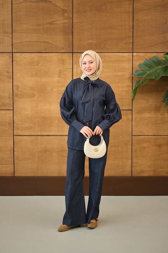 Kol Büzgülü Düğme Detay Yaka Bağlamalı Kot Pantolonlu Takım Lacivert