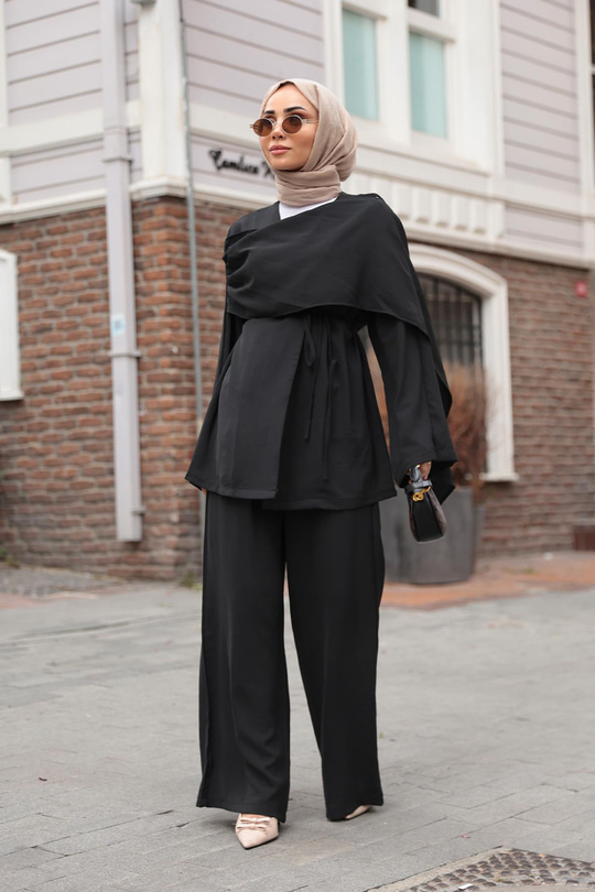 Kolu Parça Detaylı Takım Siyah