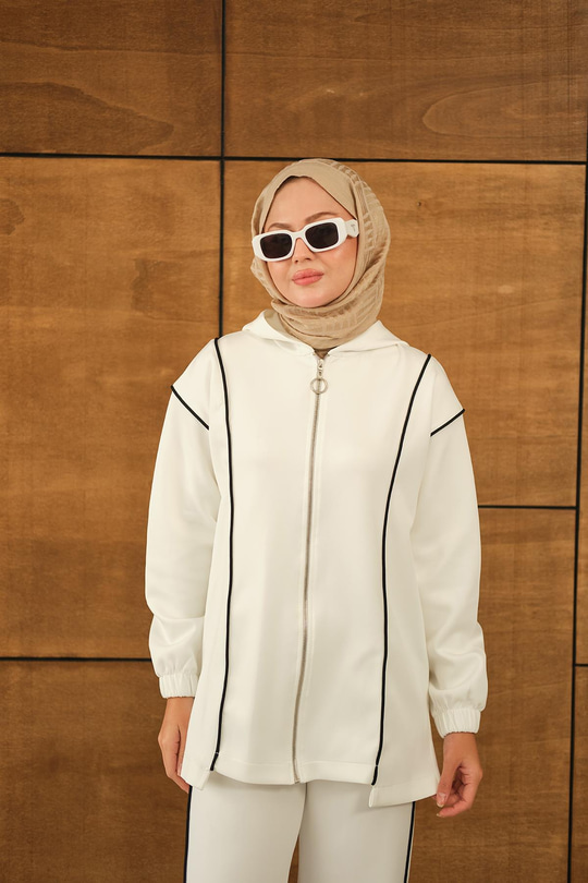 Kup Detay Biyeli Takım Beyaz