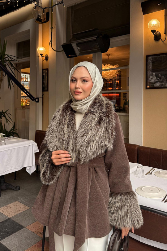 Kürk Detay Bel Bağlamalı Kısa Kaban Acı Kahve