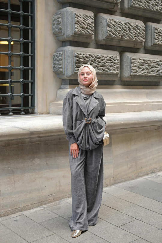 Musleya Önü Pile Detay Süet Takım Antrasit