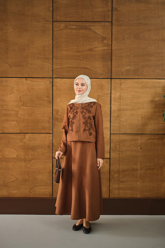 Nakışlı Nubuk Detay Takım Kahverengi