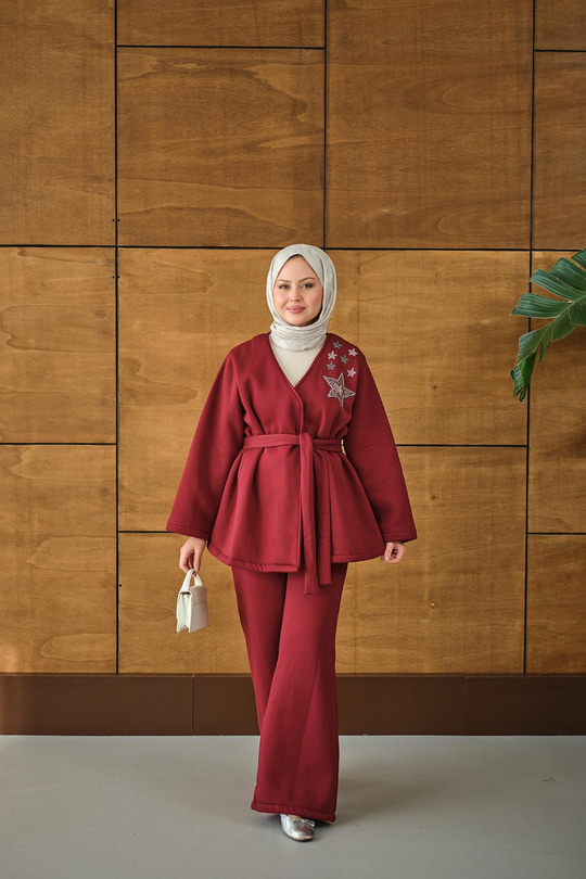 Omzu Yıldız Detaylı Bel Bağlamalı Takım Bordo