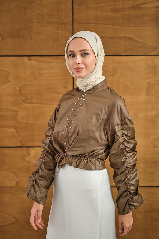 Ön Boncuk Detay Kısa Yağmurluk Kahverengi