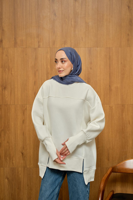 Ön Yırtmaç Ve Parmak Detaylı Sweat Beyaz