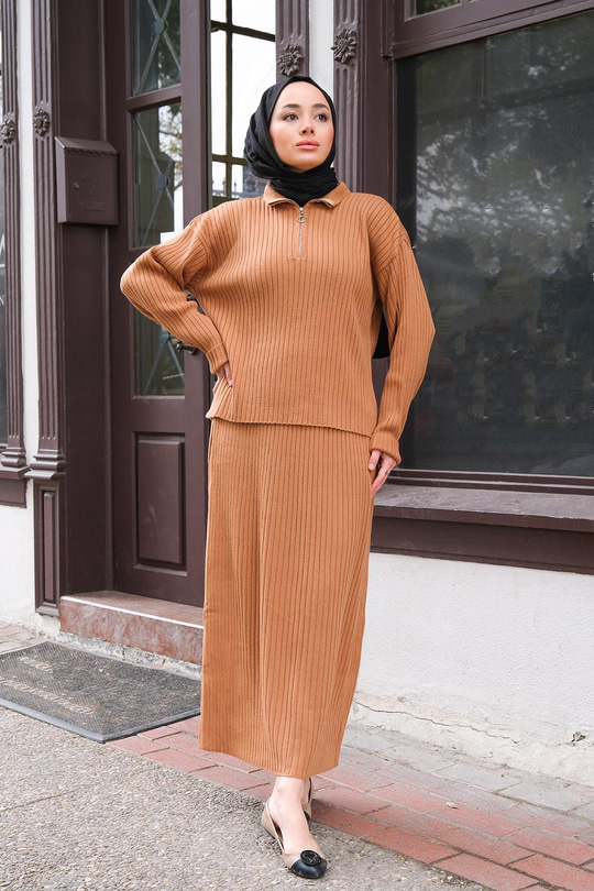 Önden Fermuarlı Etekli İkili Takım Vizon