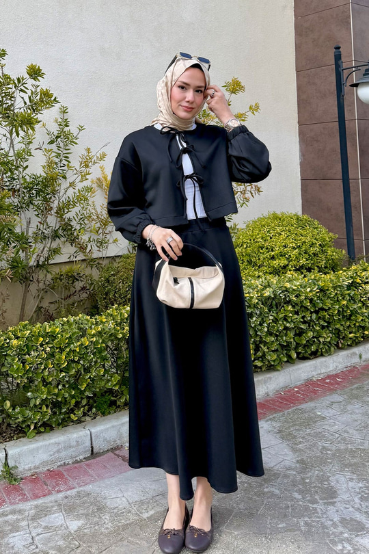 Önü Bağlamalı Etekli Takım Siyah