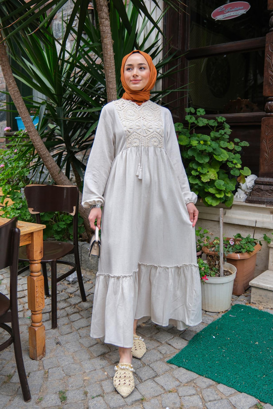 Önü Dantel Detay Elbise Krem