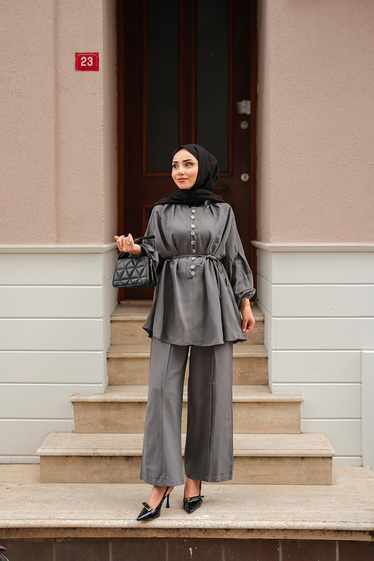 Önü Düğme Detaylı İkili Takım Gri