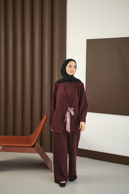 Önü Fular Detay Takım Bordo