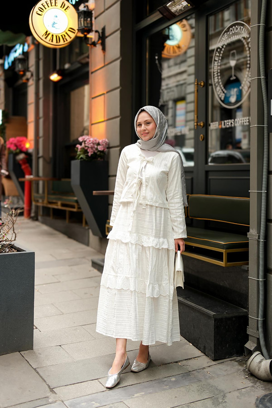 Önü Kurdale Detay ikili Takım Beyaz