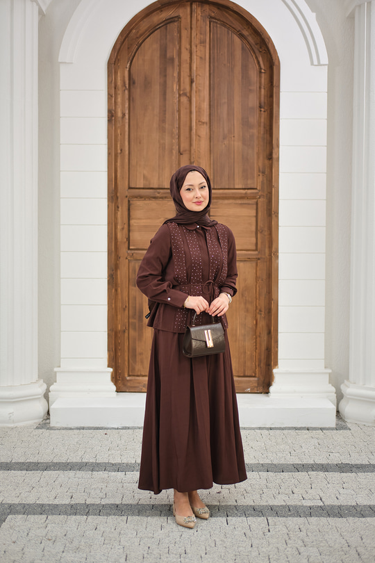 Önü Taş Detay Gizli Düğmeli Bel Bağlamalı Etekli Takım Kahverengi