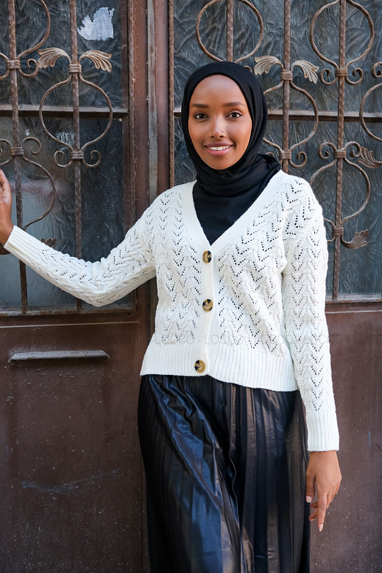 Uygun Fiyatlı ORGU DETAY DUGMELI HIRKA EKRU | Loccomoda.com 